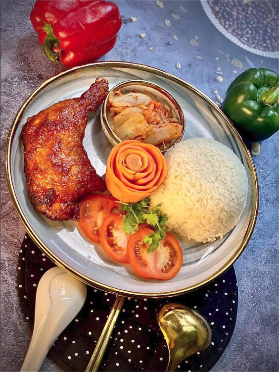 am-thuc-thai-com-banh-mi-tran-quoc-hoan