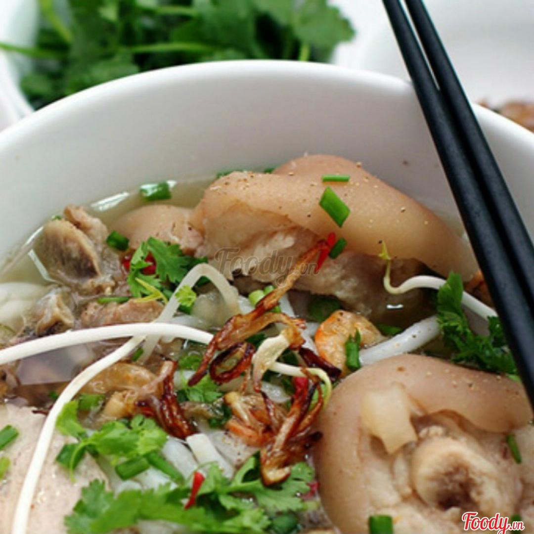 banh-canh-gio-heo
