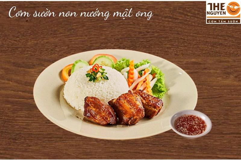 com-suon-non-nuong