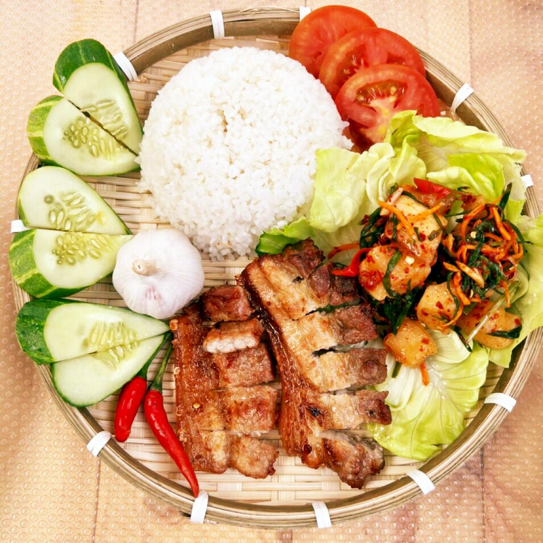 com-ba-roi-nuong-toi-ot