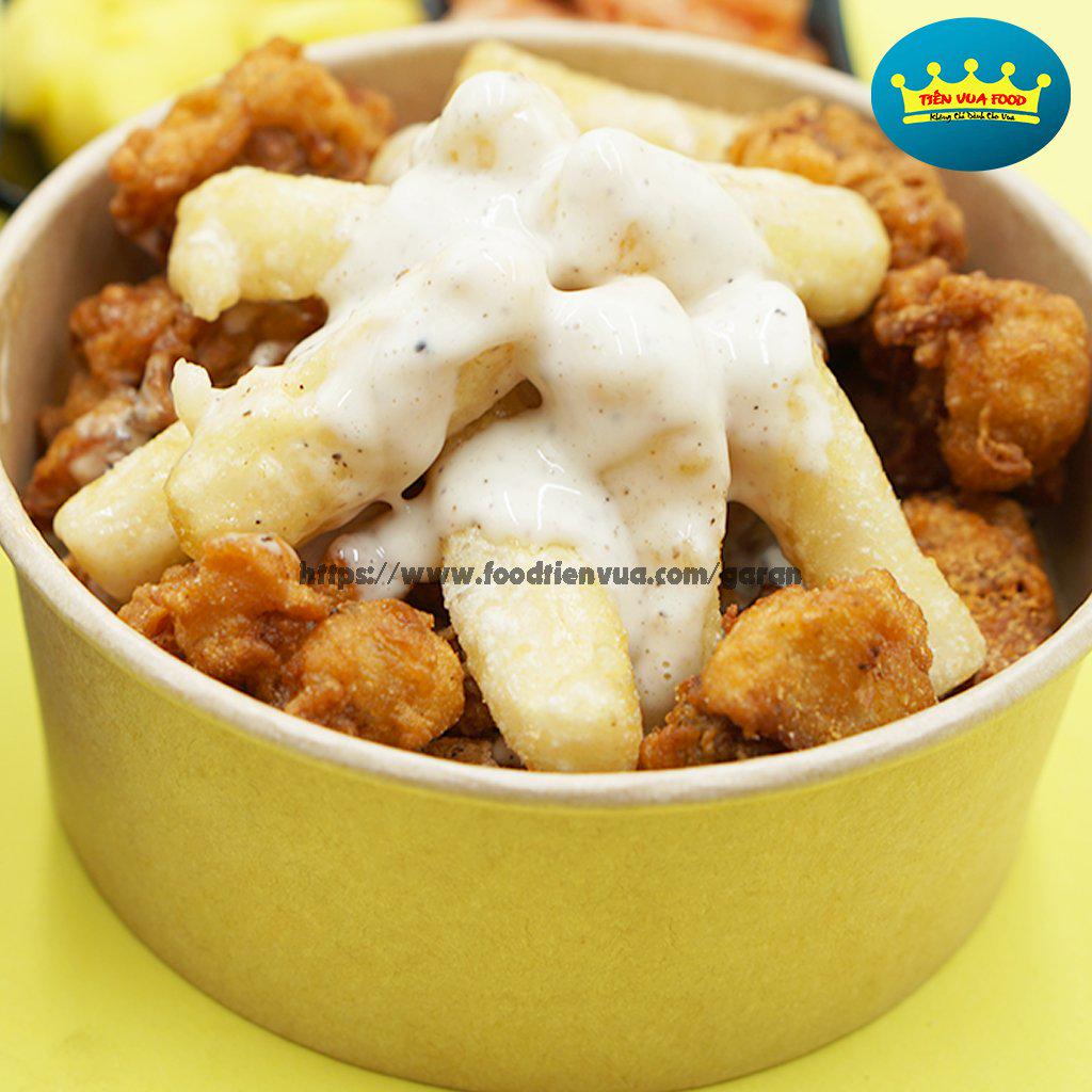 ga-vien-han-quoc-banh-gao-sot-kem-hanh-tay-lon