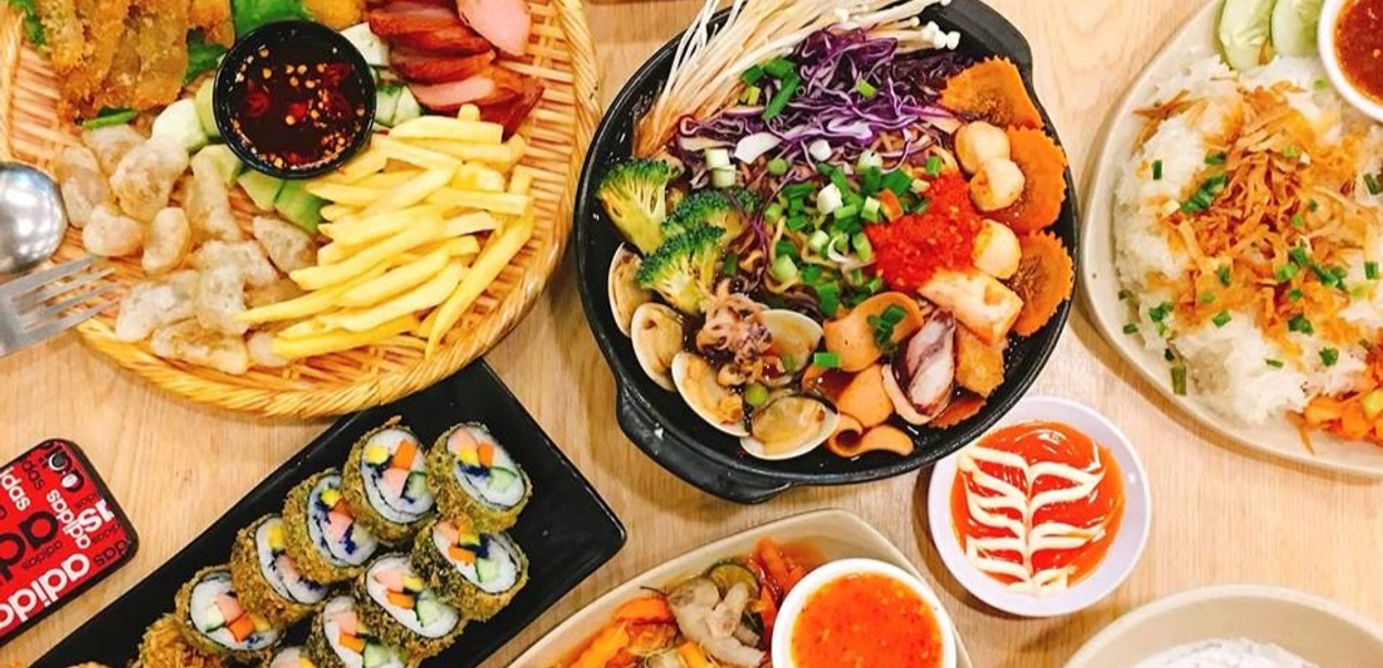 Góc-Ăn-Vặt---Xiên-Que---Trà-Sữa---Cách-Mạng-Tháng-8