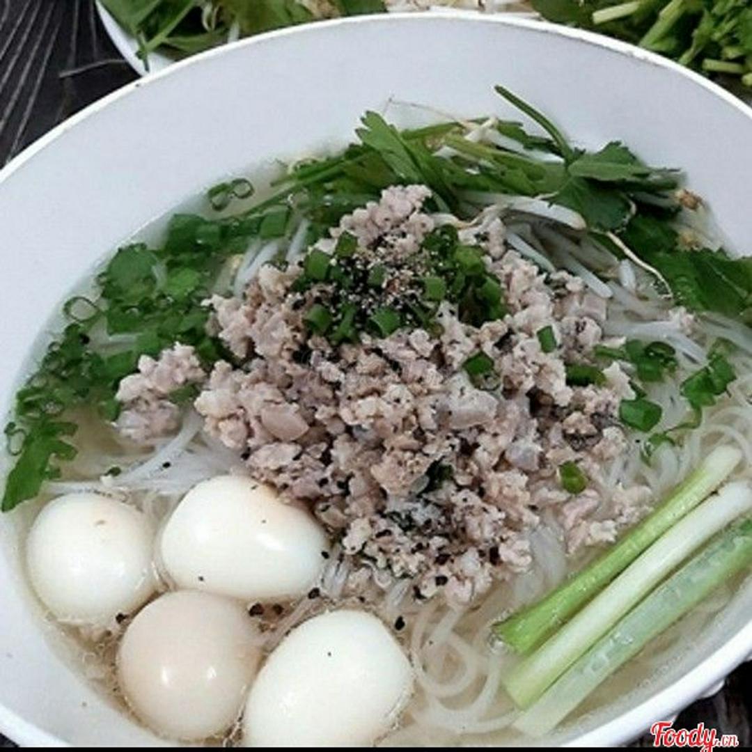 hu-tieu-thit-bam-trung-cut