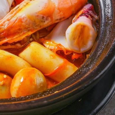 mi-ramen-tokbokki-banh-gao-hai-san