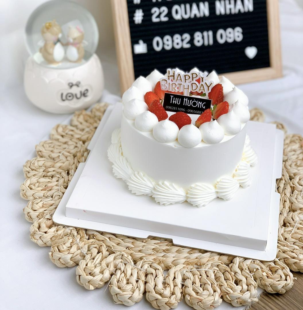 banh-mini-hop-kinh-kem-tuoi-dau-tay