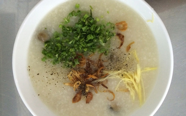 co-ngoc-chao-banh-canh-ca-loc