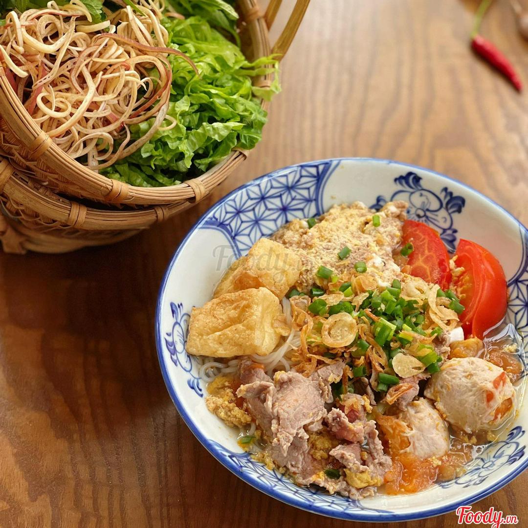 bun-rieu-oc-top-mo-moc-gion-bo-gio-tai