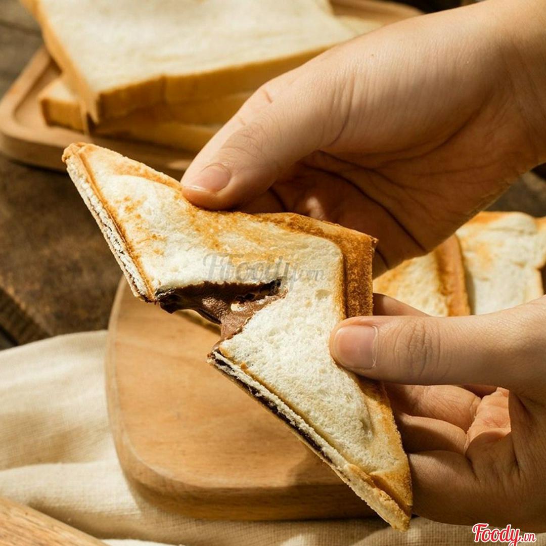 sandwich-pate-ga-xuc-xich