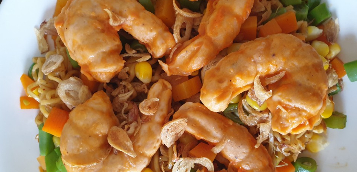 bep-nha-tun-mi-tron-indomie-khuong-trung