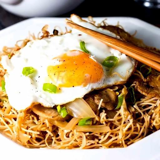 bun-gao-xao-trung-op-la