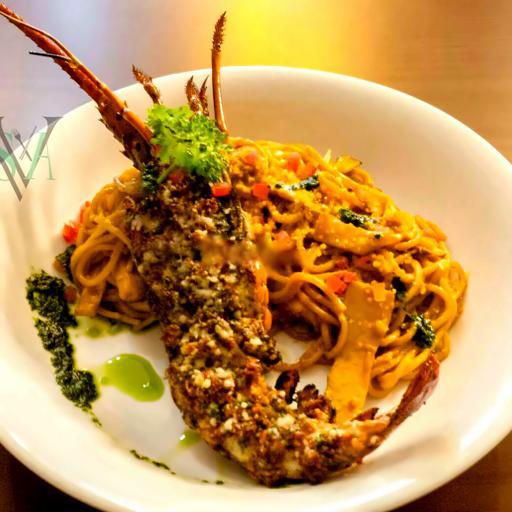 nua-phan-tom-hum-an-voi-mi-y-sot-kem-tom