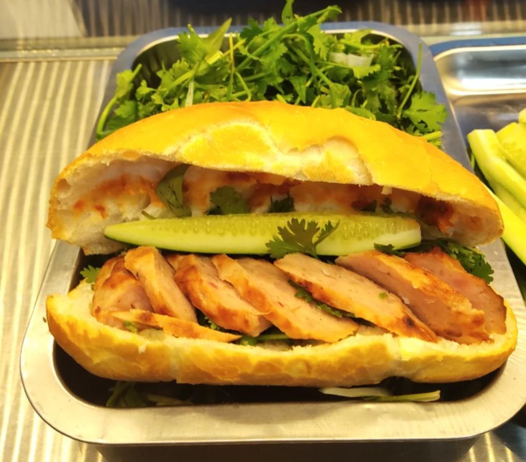 banh-mi-nem-nuong