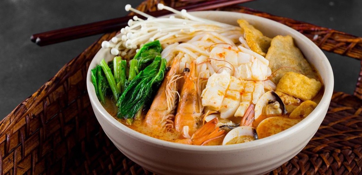 khao-san-bun-thai-hai-san-nguyen-ngoc-doan