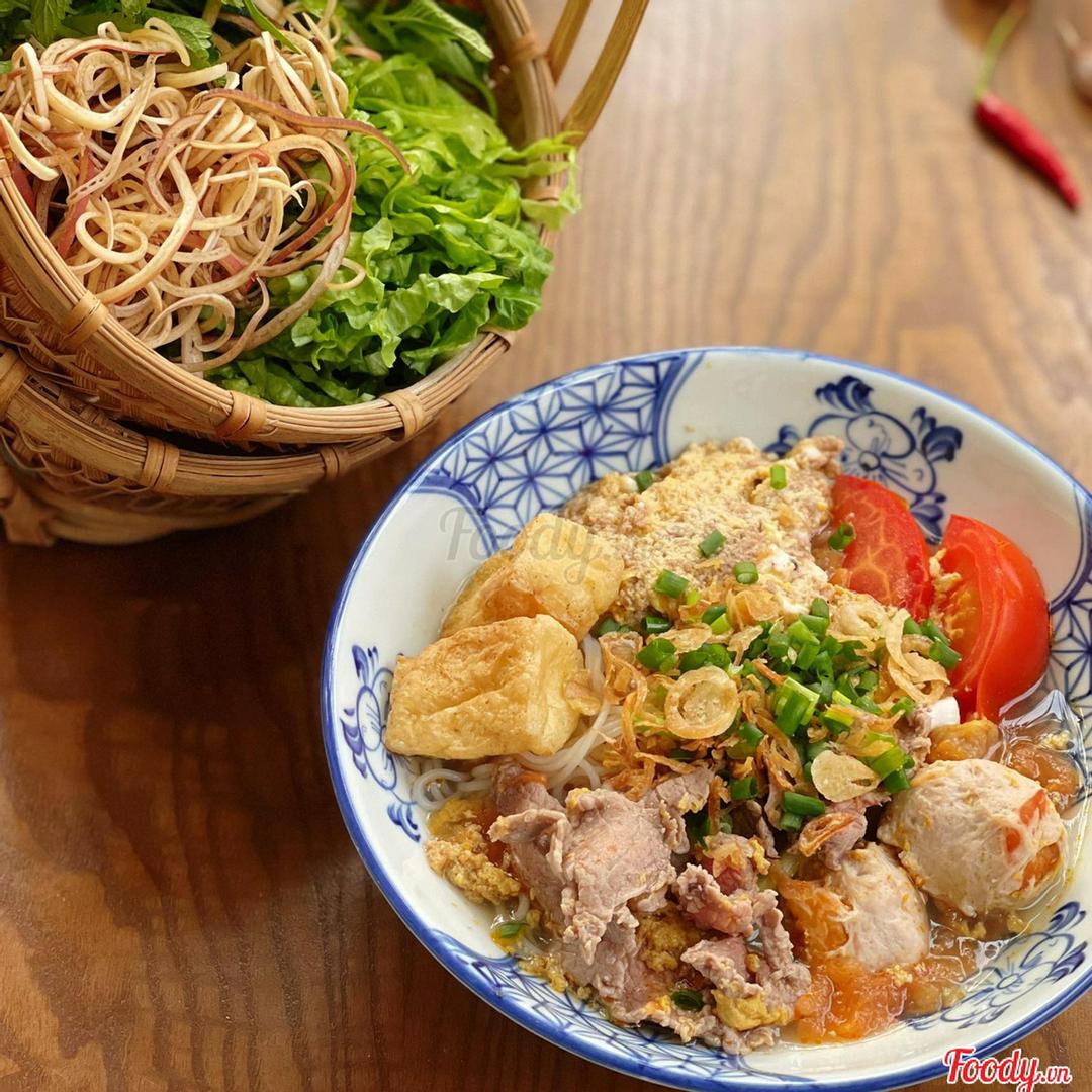bun-rieu-moc-gion-suon-bo