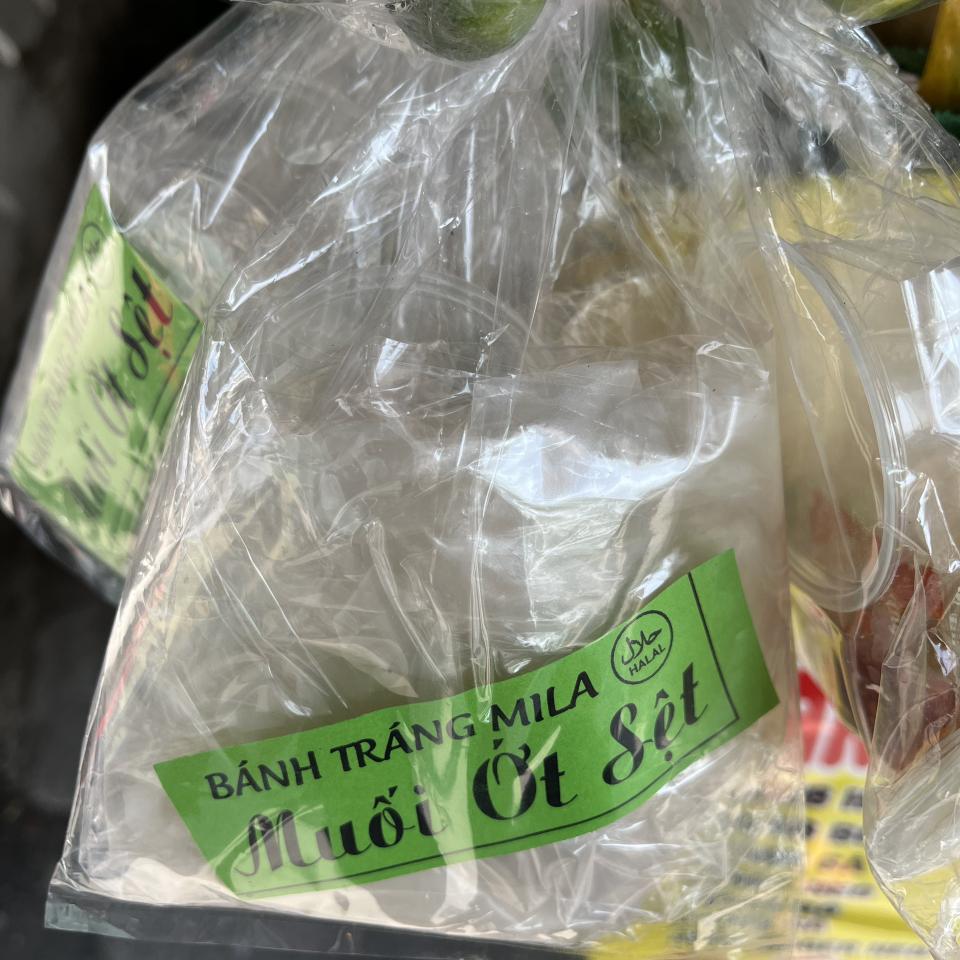 banh-trang-muoi-ot-set-phoi-suong