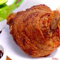 combo-chan-gio-quay-sot-thai-0-3-kg-combo-roast-pork-leg-with-thai-sauce