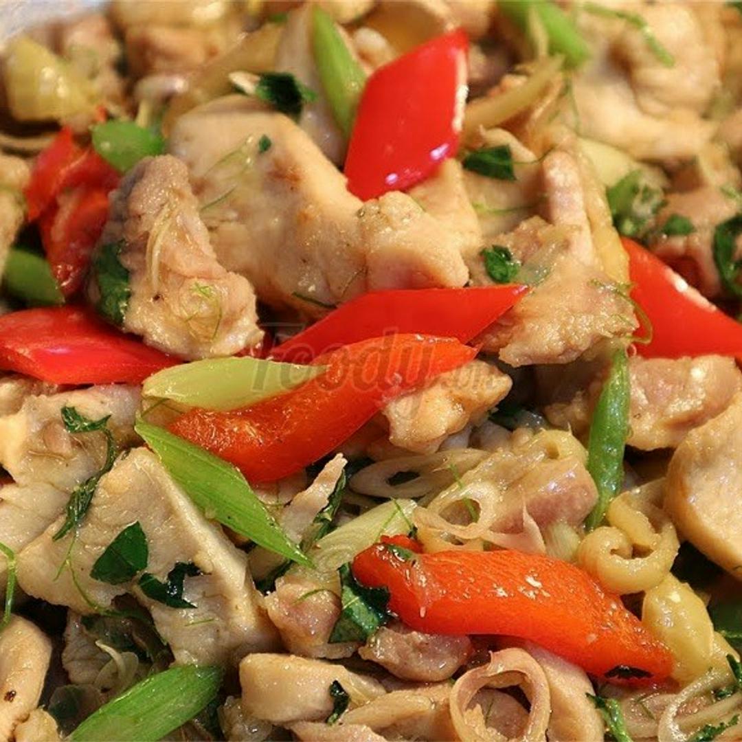 com-ga-tay-xao-xa-ot