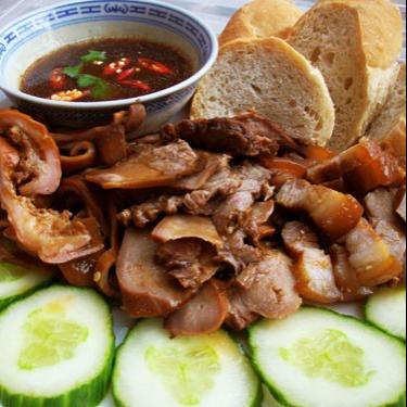 pha-lau-heo-2-lang-1-banh-mi