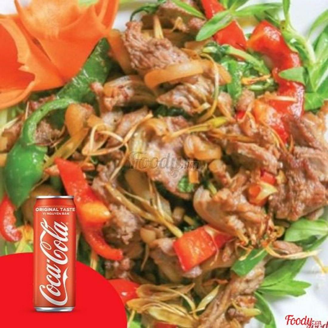 com-be-sao-sa-ot-trung-uc-thit-coca-cola