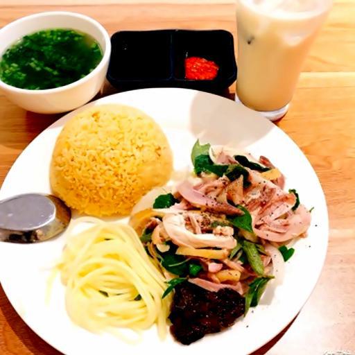 com-ga-ta-thit-ui-suat-nho