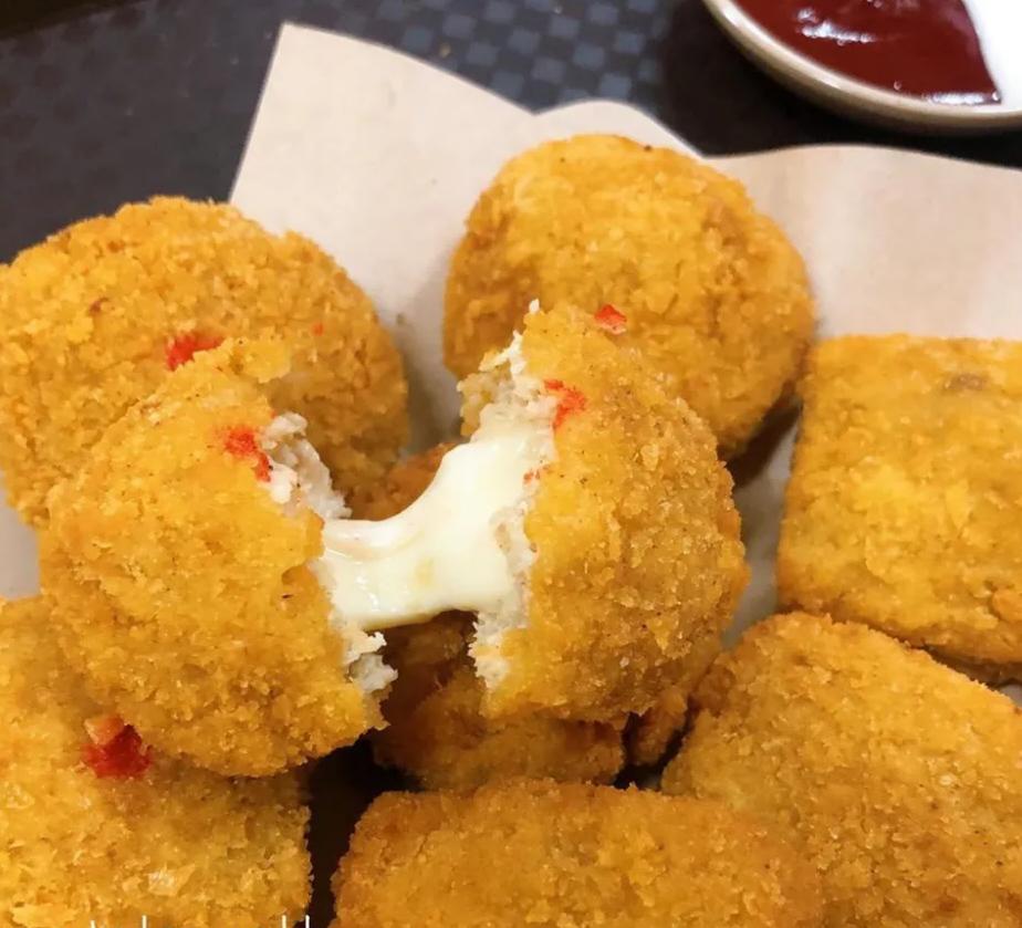 banh-ga-pho-mai-2-cai