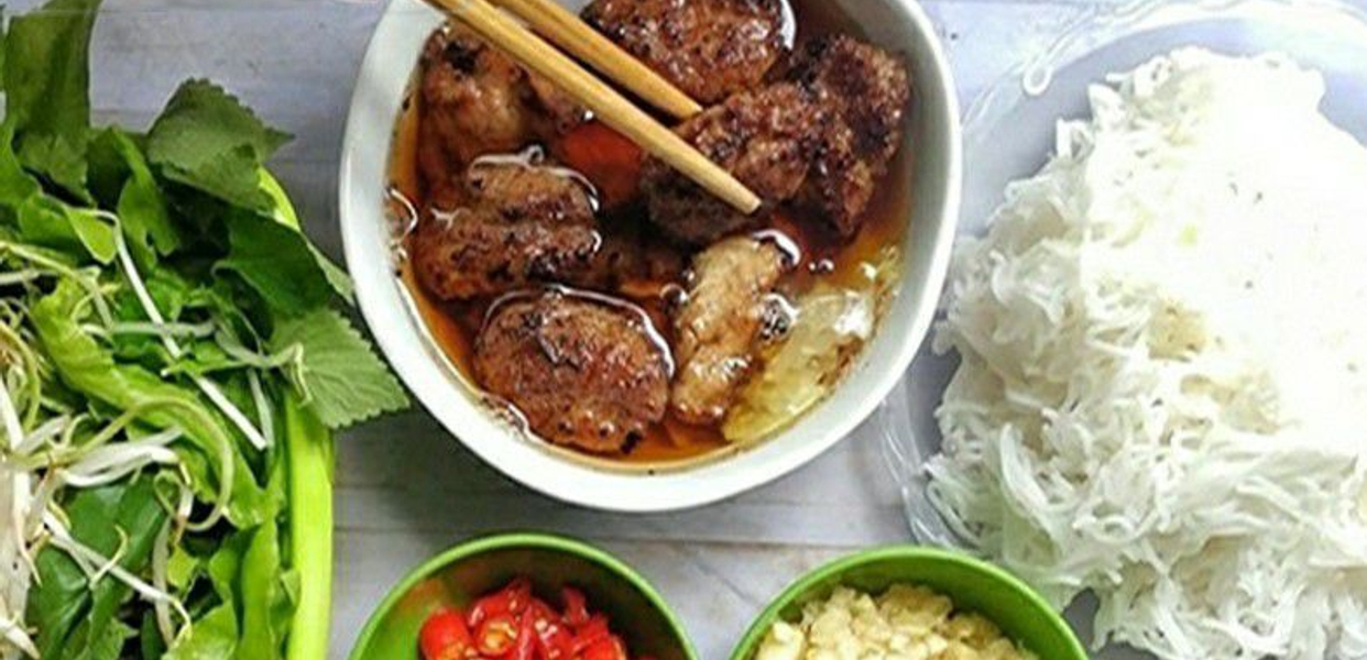 bun-cha-banh-cuon-nong-luong-the-vinh