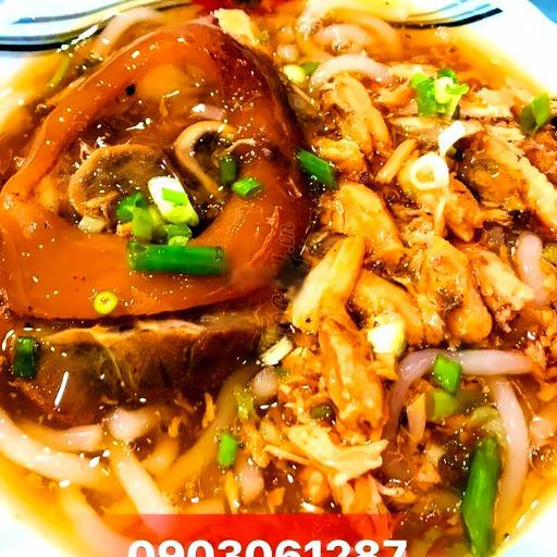 1-ac-biet-banh-canh-cua-au-muc-tuoi-1-cha-cua-them-1-nha-am
