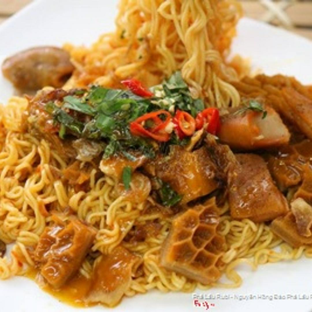 mi-goi-xao-pha-lau-2-vat