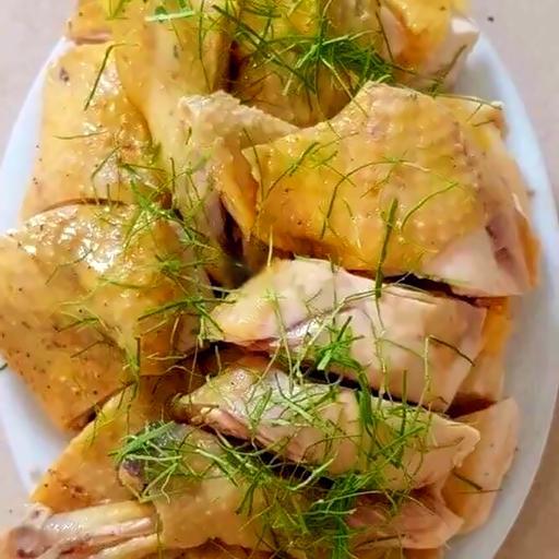 ga-tuoi-luoc-1-con-an-nong