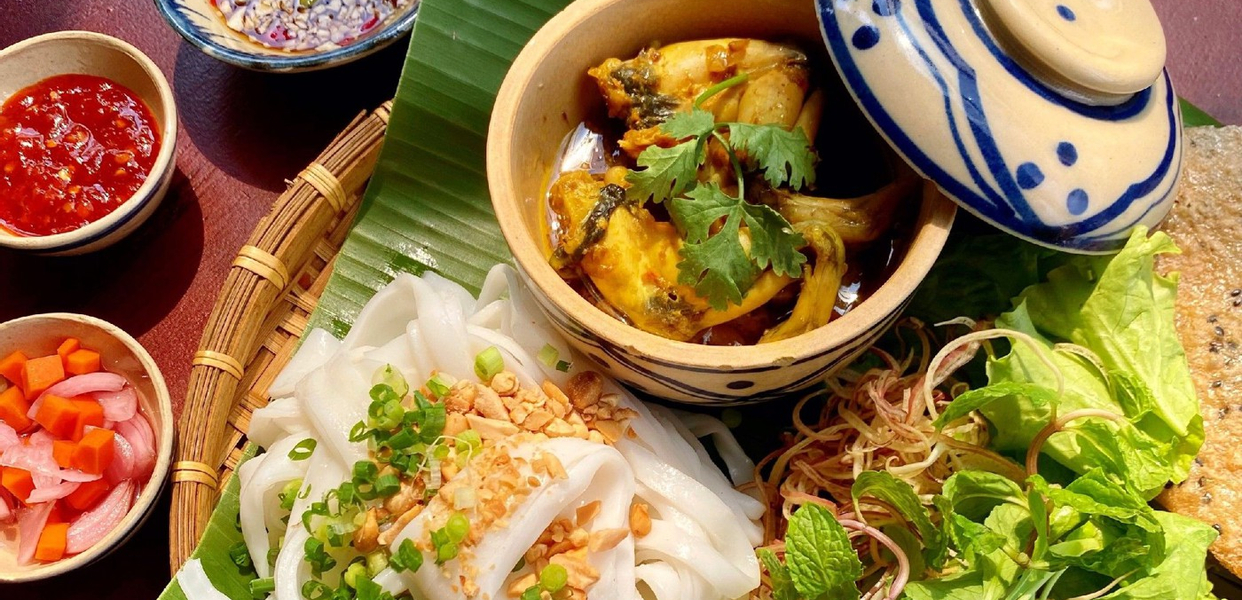 tiem-an-hoi-pho-mi-quang-cao-lau