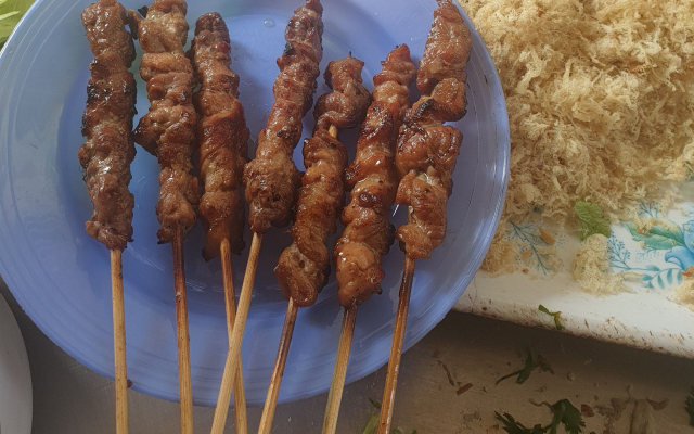 Bánh-Mỳ-Pate-Ruốc-Chả-Xiên-Nướng-&-Bánh-Giò-Nóng-Ngọc-Dung---Bánh-Mỳ-Pate---Hồng-Mai