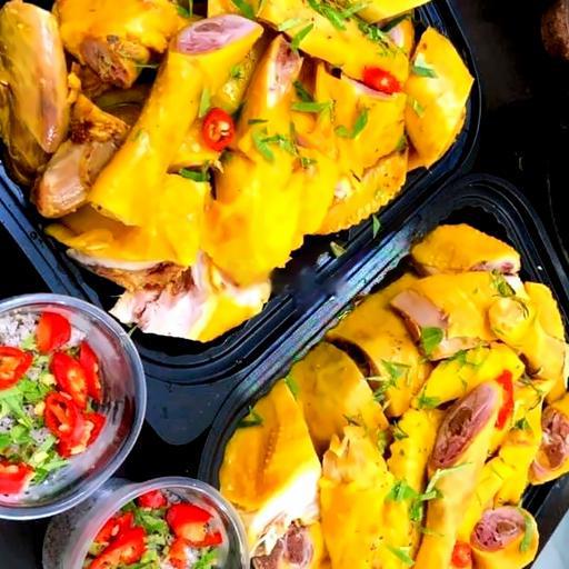 ga-tuoi-u-muoi-1-2-con-an-mat