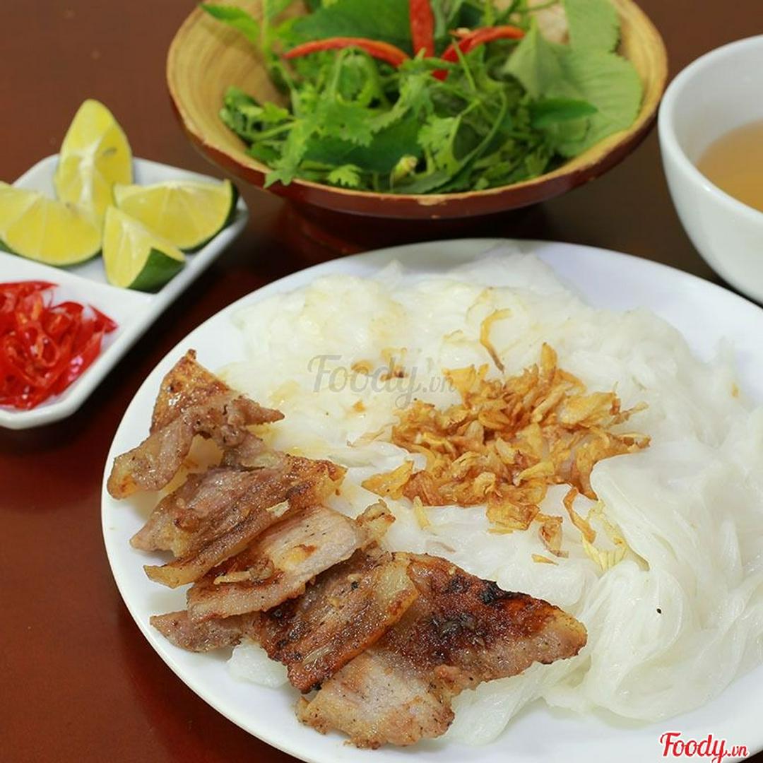 banh-cuon-muot-thit-nuong