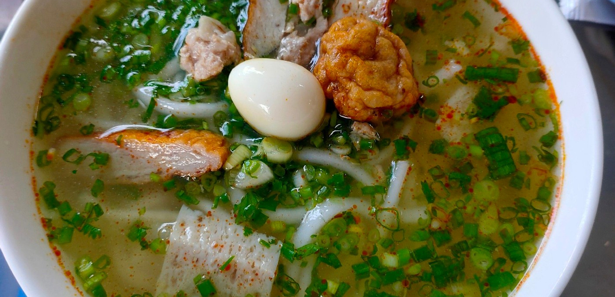 3thom-banh-canh-cha-ca-quy-nhon-ba-inh