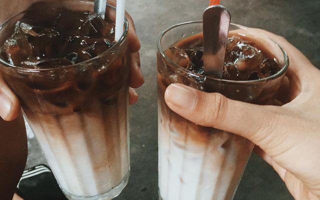 hanh-cafe-sinh-to-giai-khat-binh-dan-phan-ang-luu