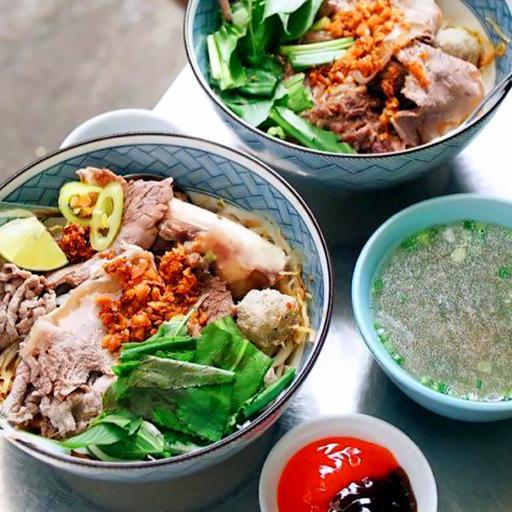 hu-tieu-tron-thap-cam