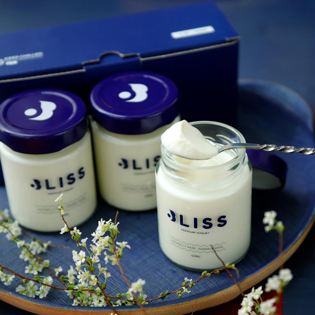 sua-chua-tu-nhien-it-ngot