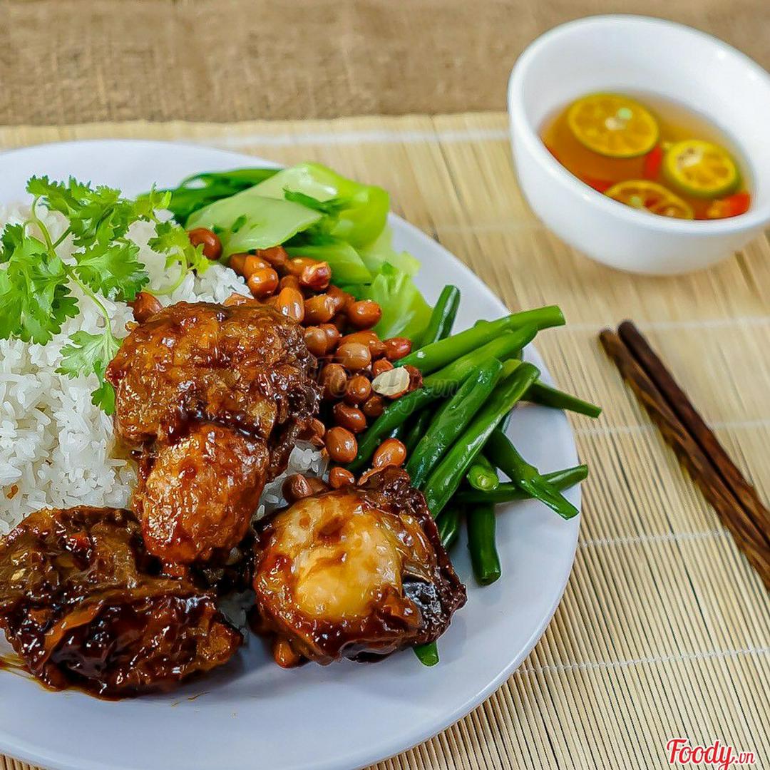 com-ga-sot-chua-ngot