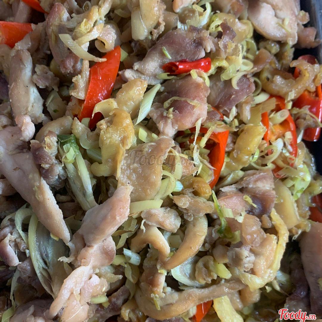 com-thit-be-xao-xa-ot-1-chai-mirinda