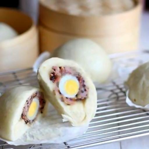 banh-bao-nhan-thit-trung-cut-vua