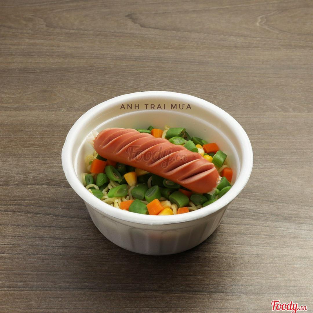 my-tron-indomie-xuc-xich