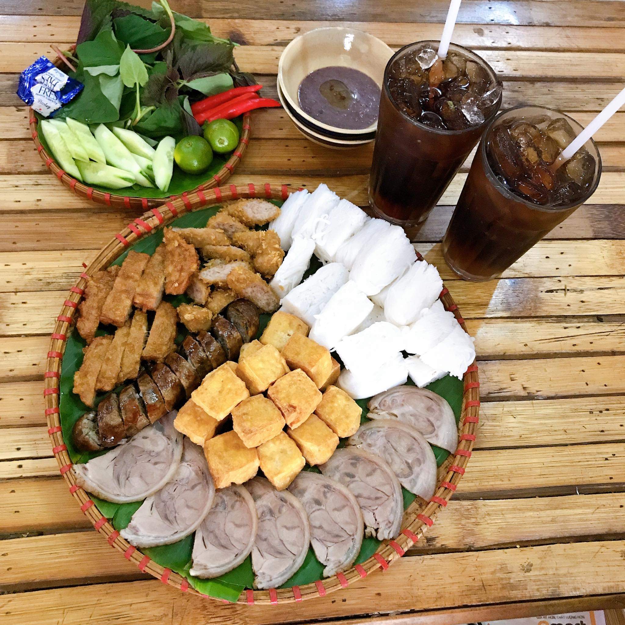 combo-2-nguoi-2-ly-cocacola