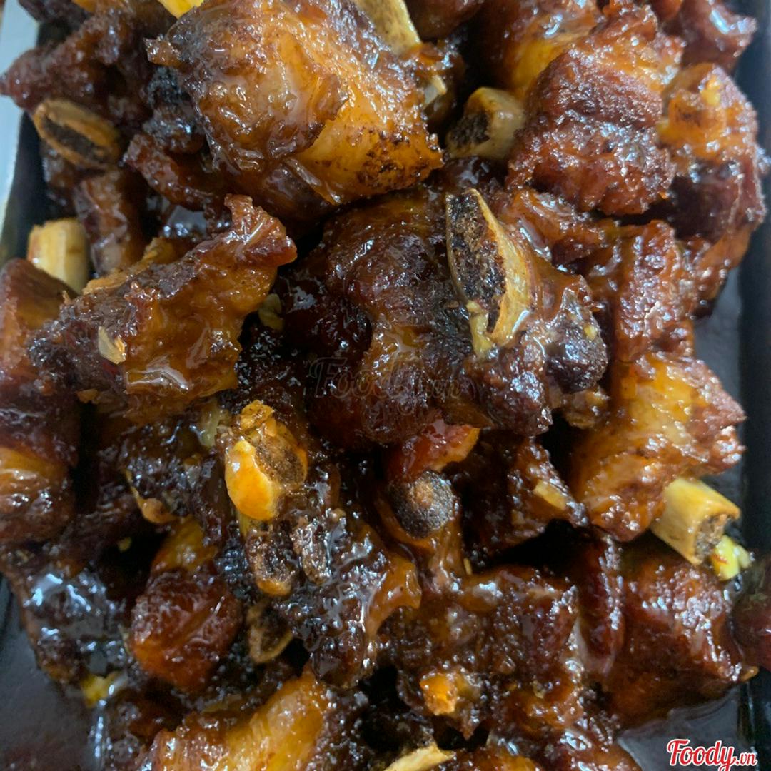 com-suon-chua-ngot-1-chai-o-long-tea