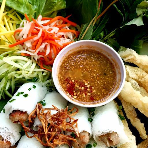 banh-hoi-nem-nuong