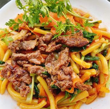 nui-bo-xuc-xich-sot-ca