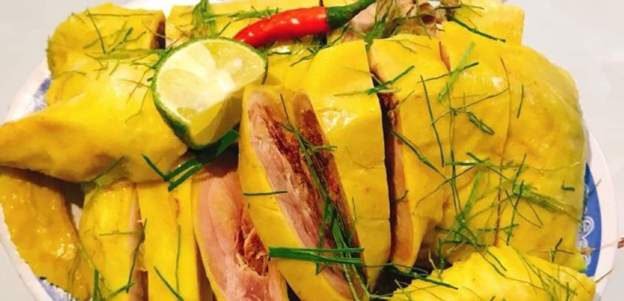 hoang-anh-ga-luoc-ga-u-muoi-hoa-tieu-ham-nghi