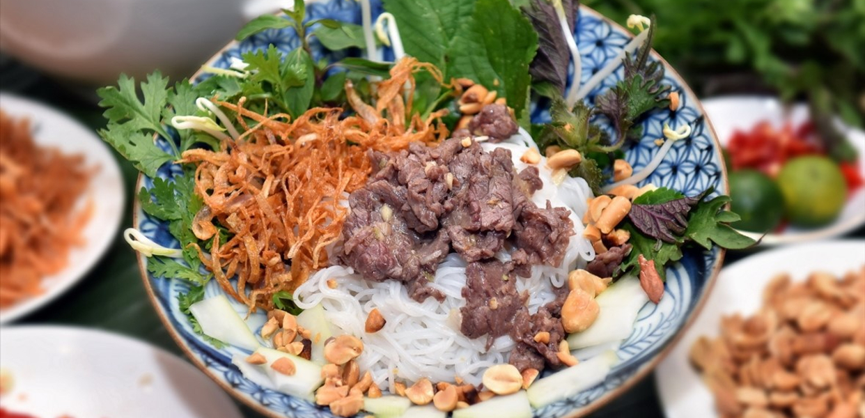 Quán-Tít---Bún-Bò-Nam-Bộ---Vương-Thừa-Vũ