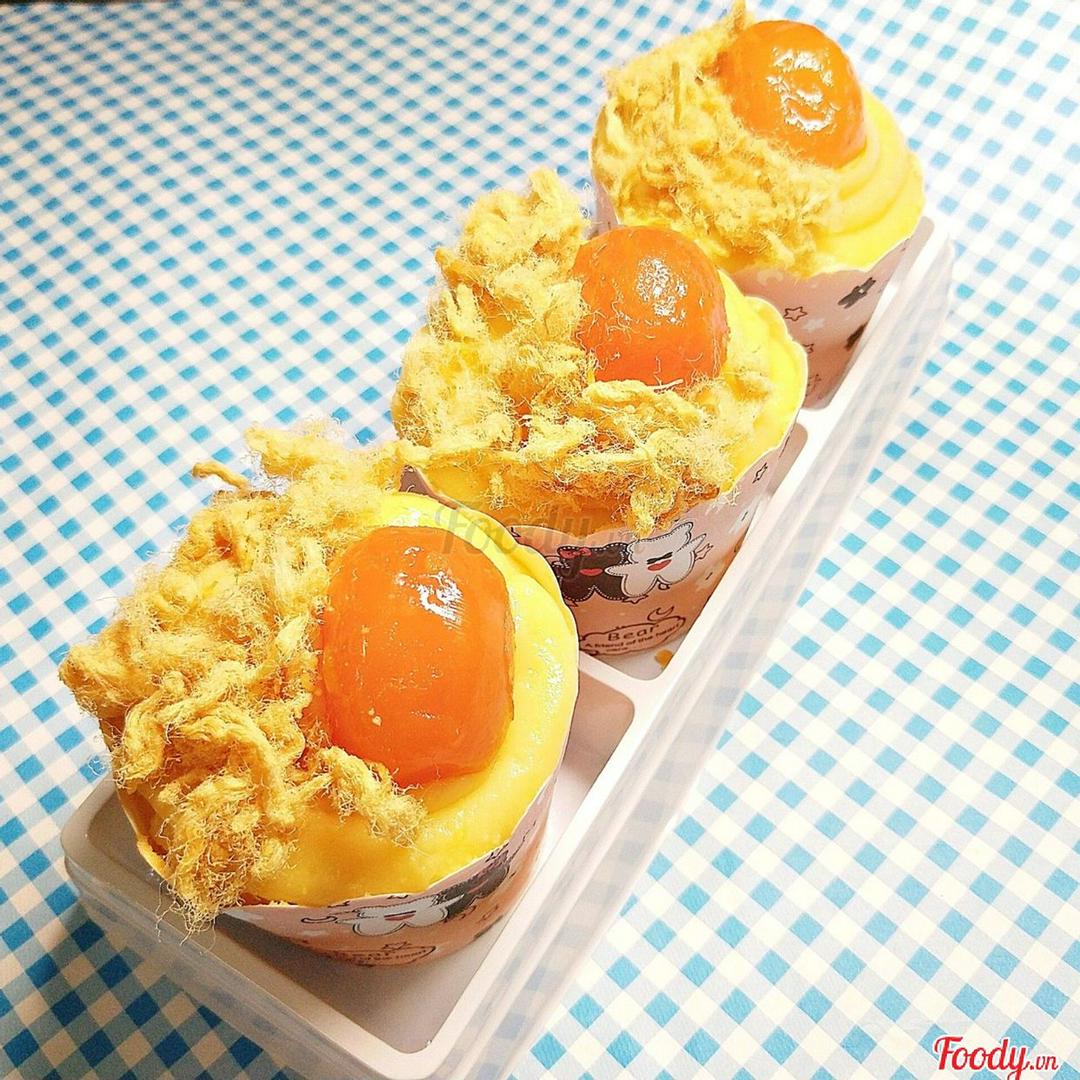 hop-3-cupcake-sot-kim-sa-trung-muoi-cha-bong