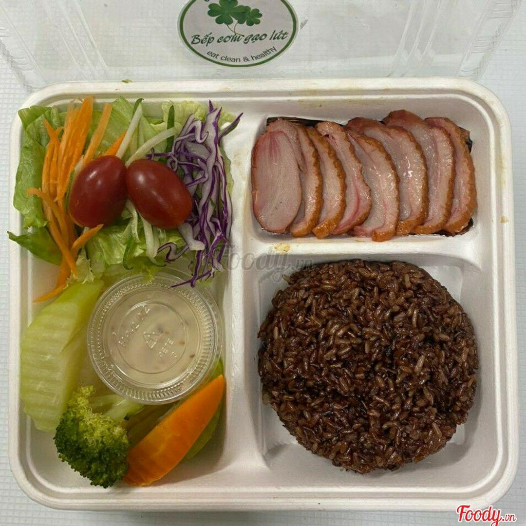 combo-ac-biet-com-gao-lut-va-salad-luon-ngong-hun-khoi