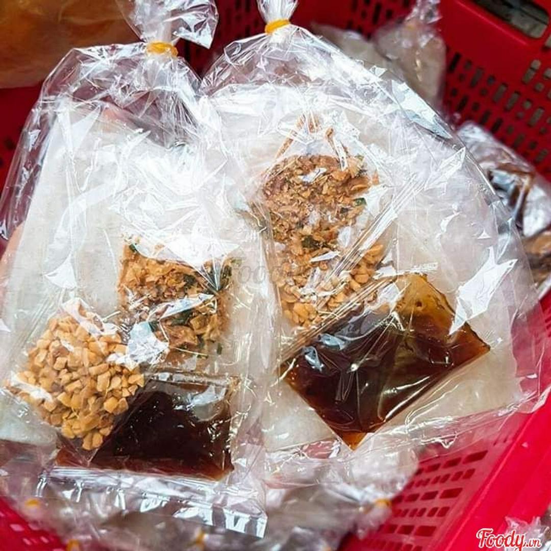 banh-trang-deo-cham-me